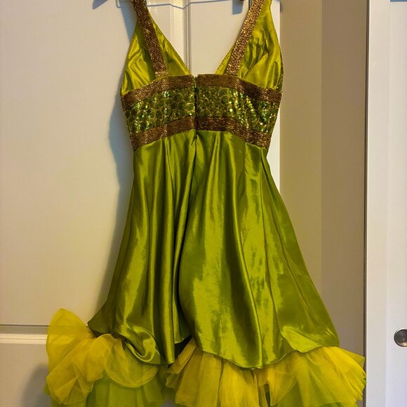 Beautiful green prom dress - Picture 6 of 7